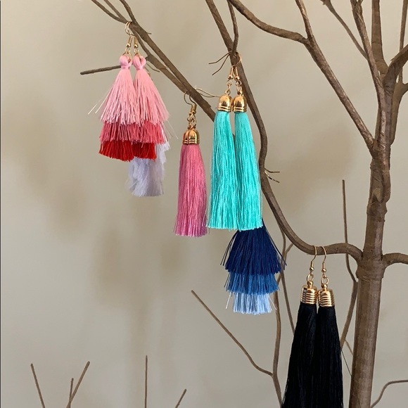 Pink tassel earrings - Picture 3 of 3